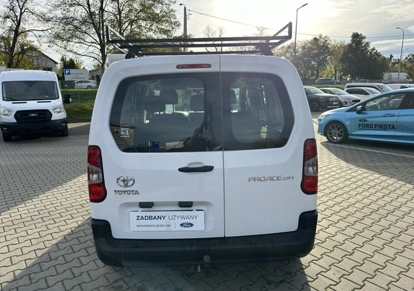 Toyota Proace City Verso cena 70900 przebieg: 104900, rok produkcji 2020 z Opole małe 121